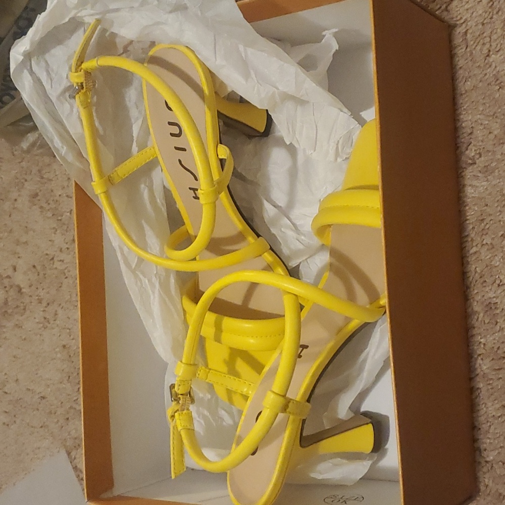 Unisa neon yellow heels